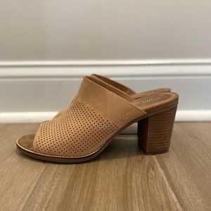 Toms Wedge Size 9